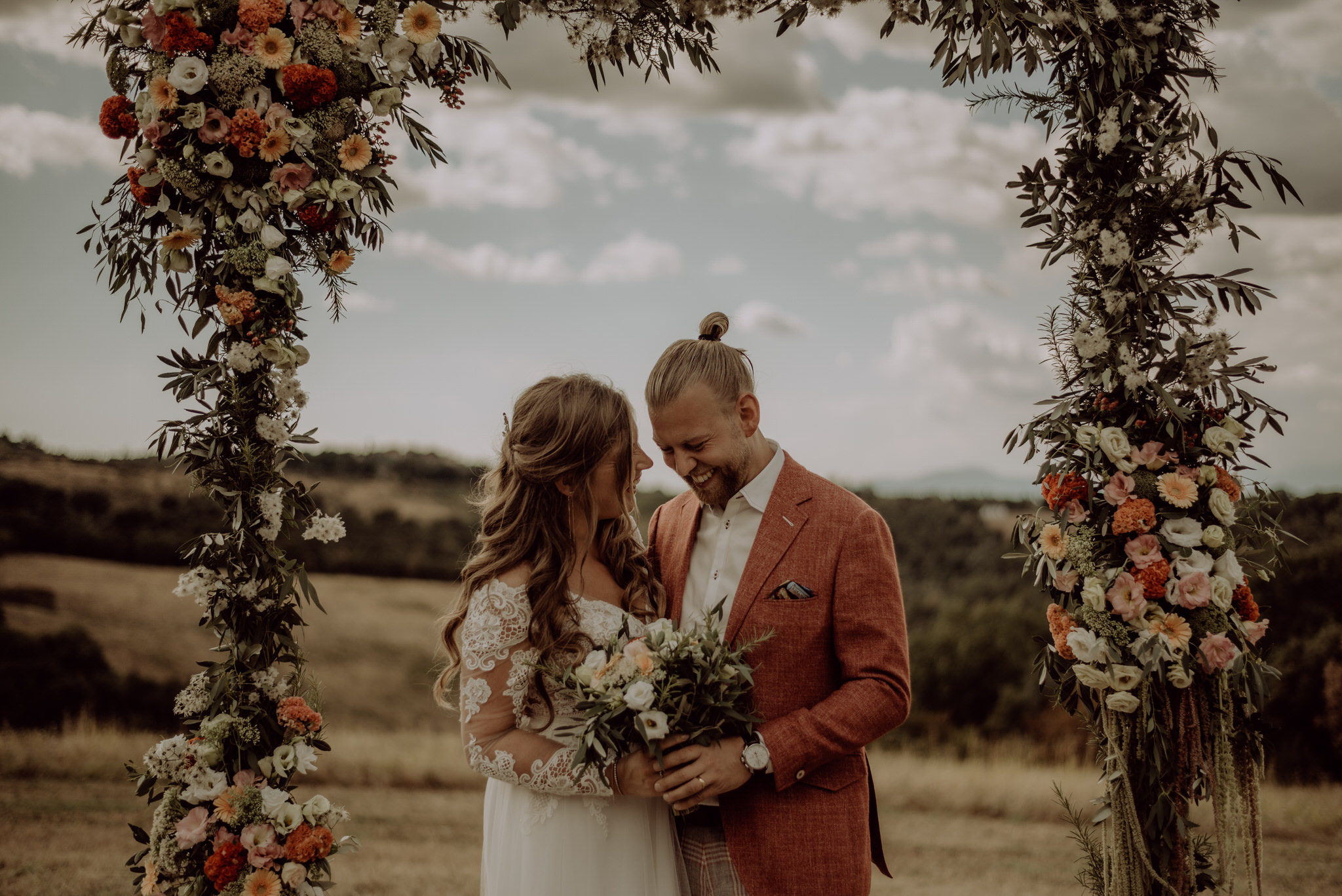 Destination wedding in Tuscany from Netherlands - couple just married