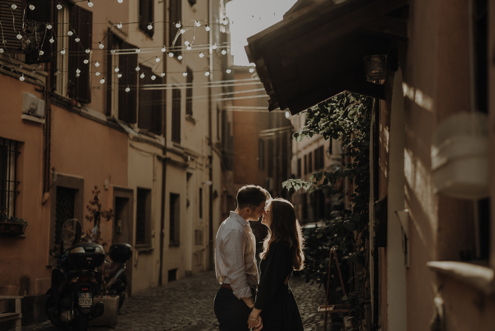 Romantic escapade in Trastevere, Rome
